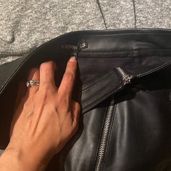 Express - Picture 2 of 3